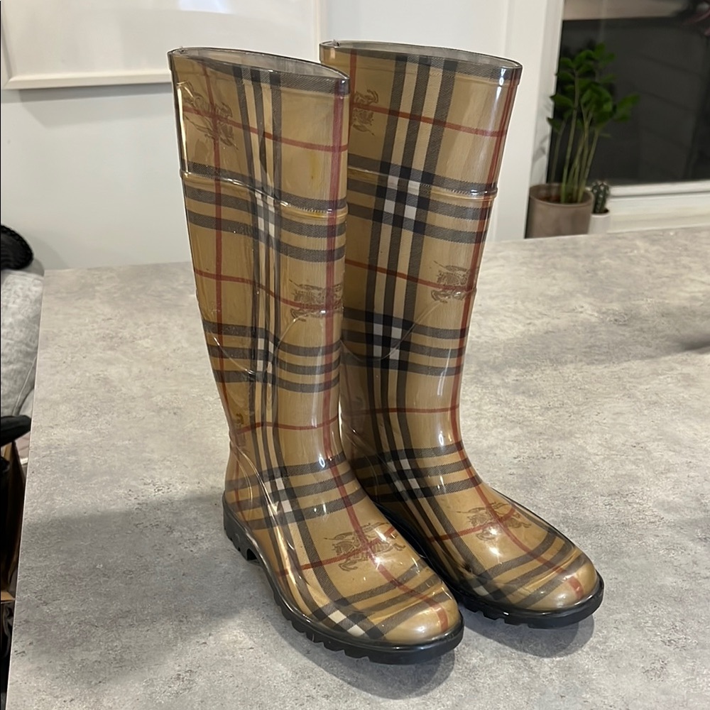 Burberry Plaid Rain Boots (Real)
